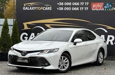 Седан Toyota Camry 2018 в Виннице Седан Toyota Camry 2018 в Виннице