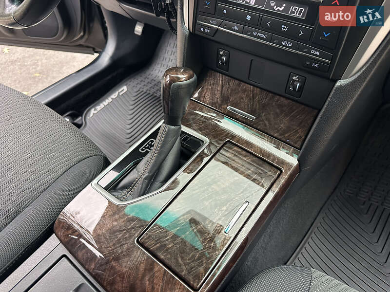 Седан Toyota Camry 2017 в Вінниці
