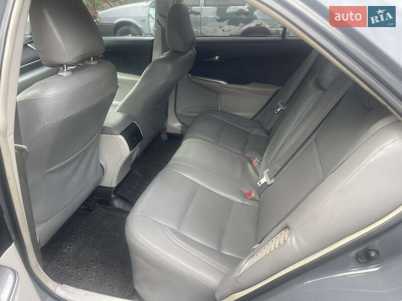 Седан Toyota Camry 2013 в Киеве