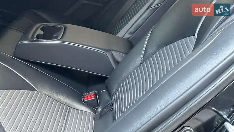 Седан Toyota Camry 2021 в Киеве фото 10 Седан Toyota Camry 2021 в Киеве