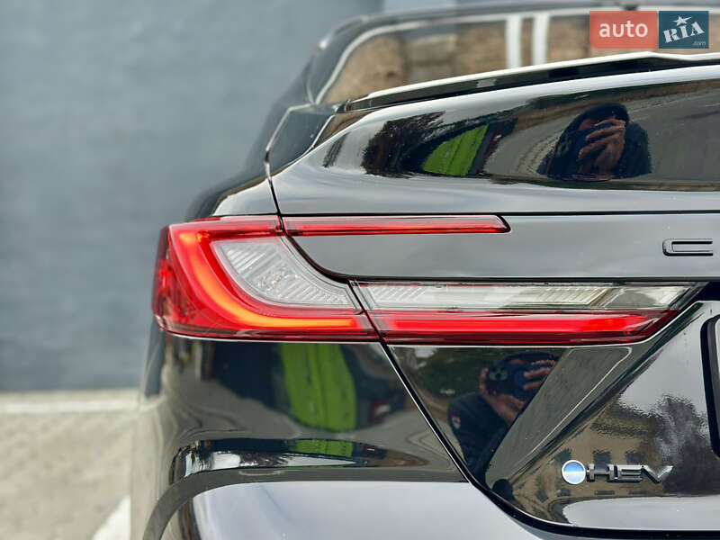 Седан Toyota Camry 2024 в Києві