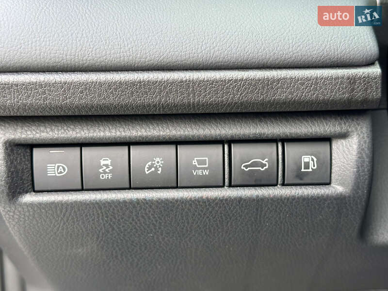 Седан Toyota Camry 2024 в Києві