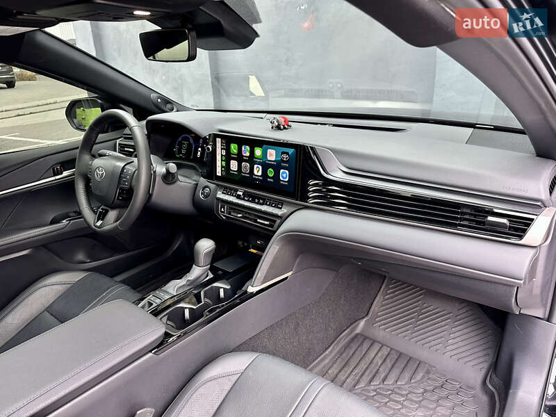 Седан Toyota Camry 2024 в Києві