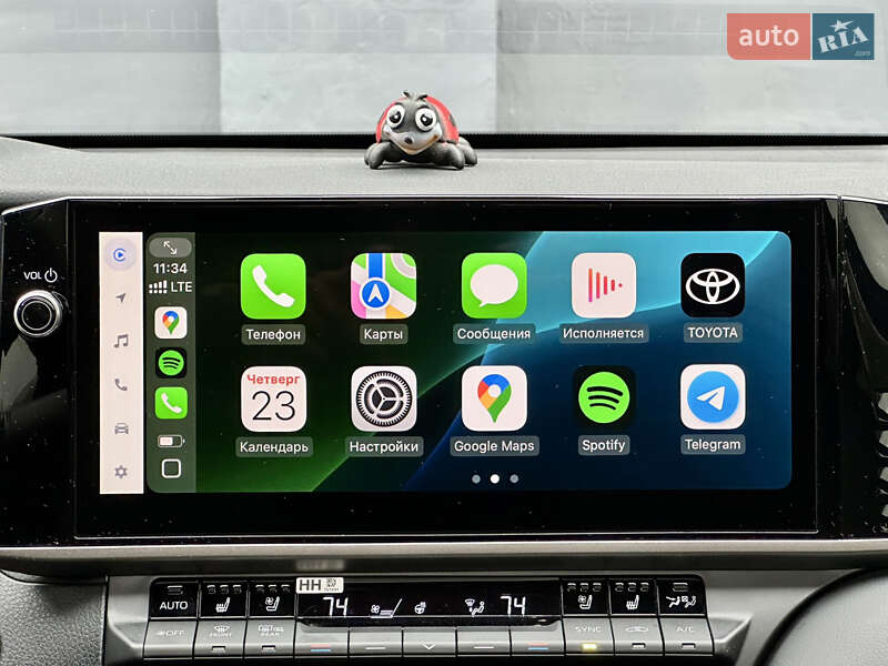 Седан Toyota Camry 2024 в Києві