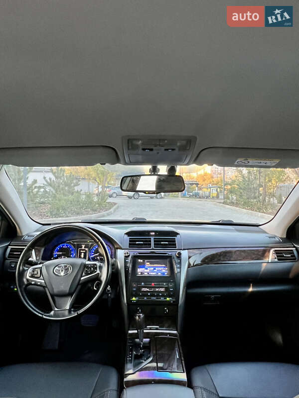 Седан Toyota Camry 2015 в Кропивницком
