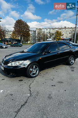 Седан Toyota Camry 2004 в  Седан Toyota Camry 2004 в