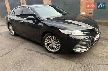 Седан Toyota Camry 2018 в 