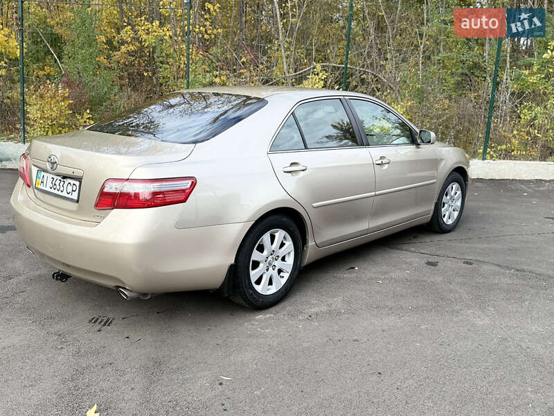 Седан Toyota Camry 2007 в Киеве