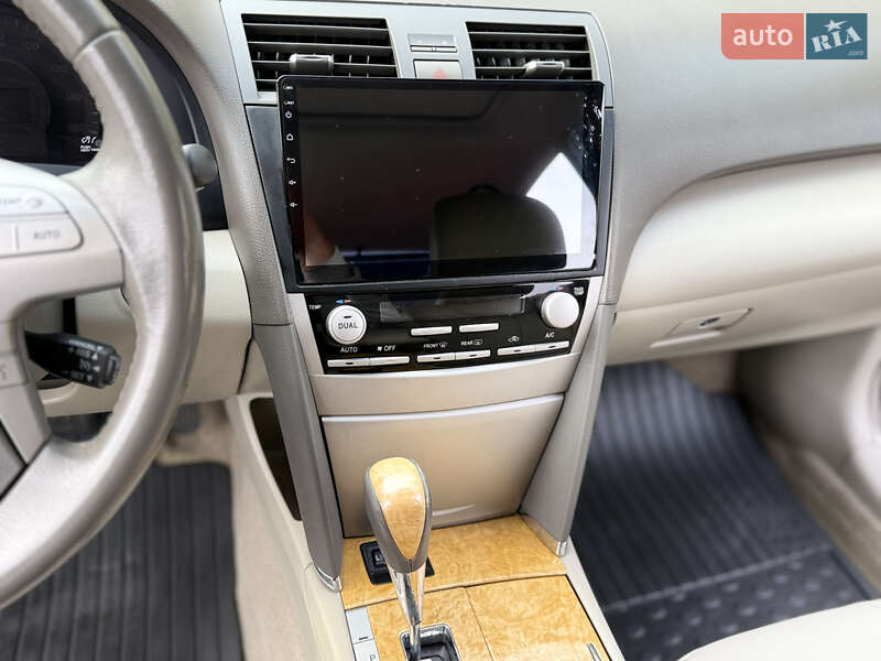 Седан Toyota Camry 2007 в Киеве