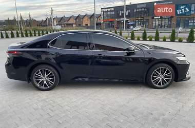 Седан Toyota Camry 2022 в 