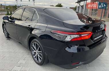 Седан Toyota Camry 2022 в 