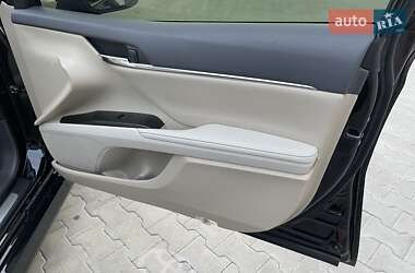 Седан Toyota Camry 2022 в 