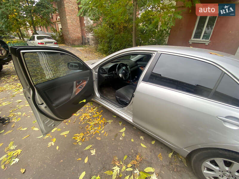 Седан Toyota Camry 2008 в Києві