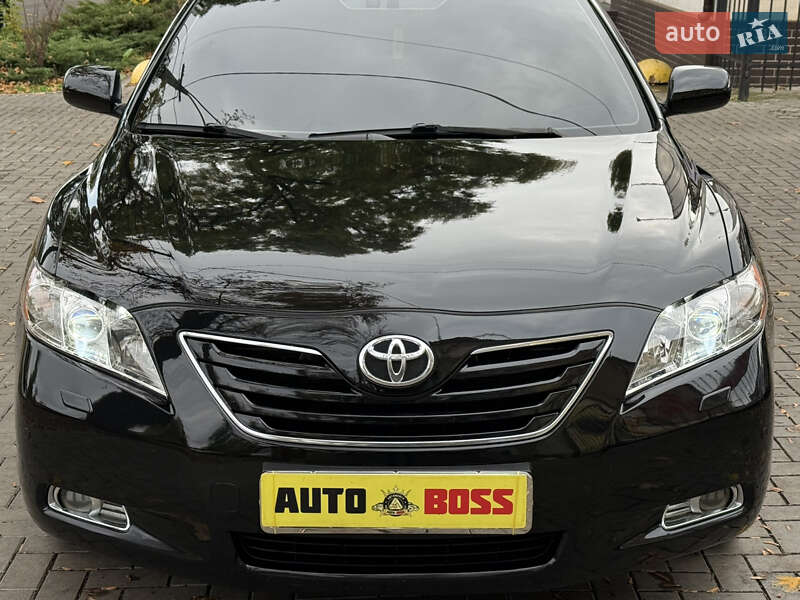 Седан Toyota Camry 2008 в Николаеве