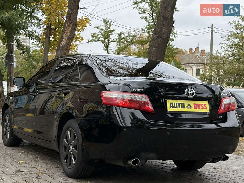 Седан Toyota Camry 2008 в Николаеве