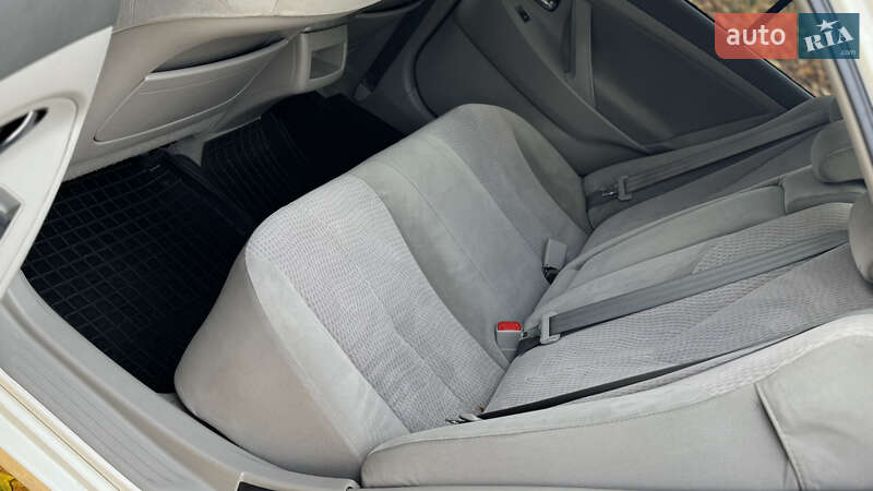 Седан Toyota Camry 2011 в Виннице