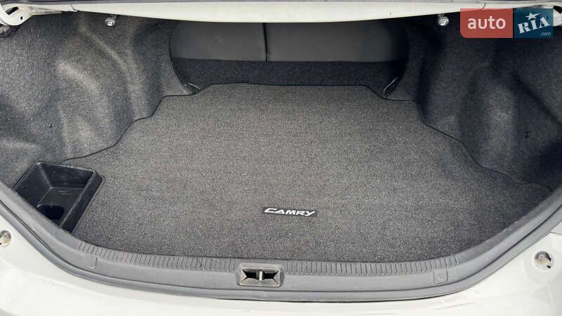 Седан Toyota Camry 2011 в Виннице