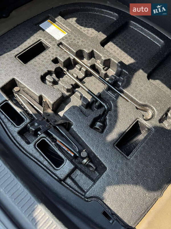 Седан Toyota Camry 2019 в Жовкве