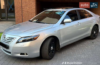 Седан Toyota Camry 2007 в Львове