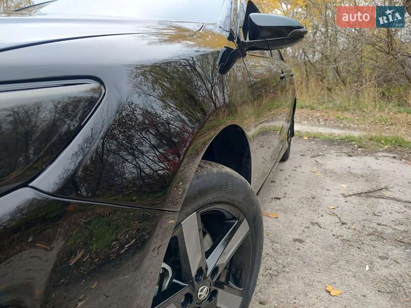 Седан Toyota Camry 2013 в Харкові