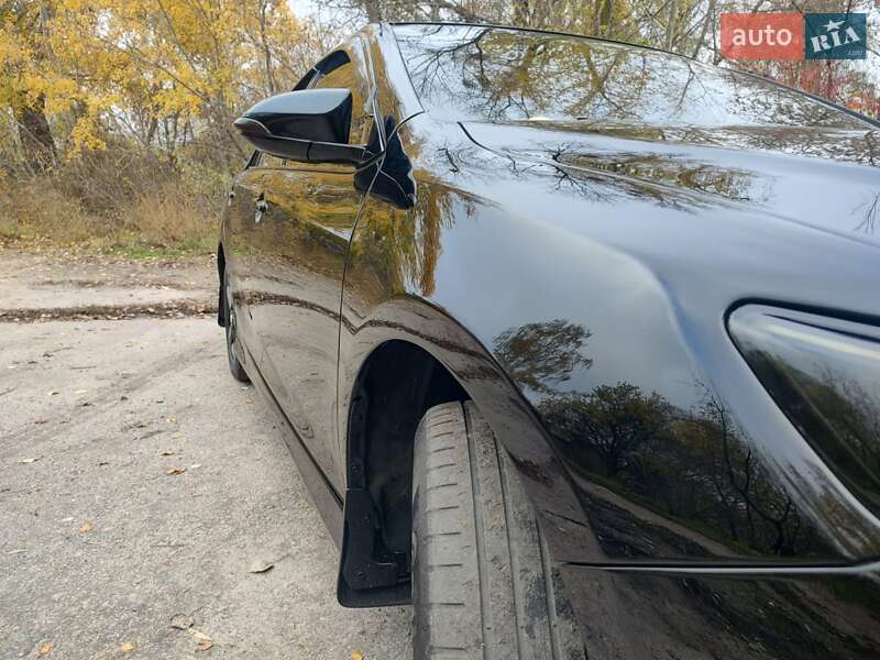 Седан Toyota Camry 2013 в Харкові