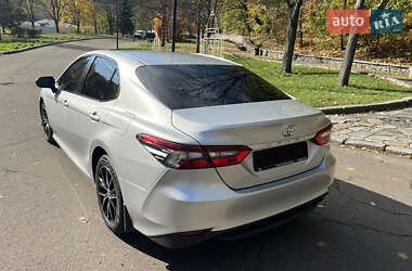 Седан Toyota Camry 2021 в 