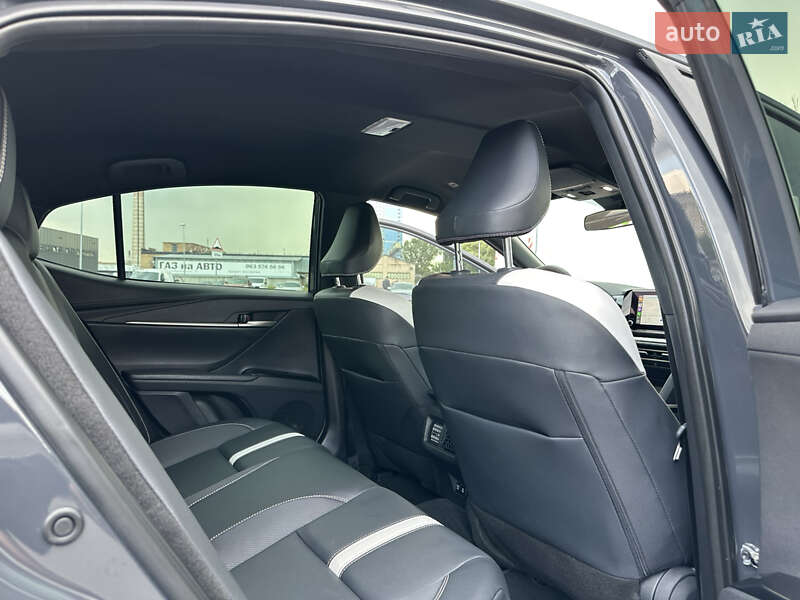 Седан Toyota Camry 2024 в Киеве фото 18 Седан Toyota Camry 2024 в Киеве