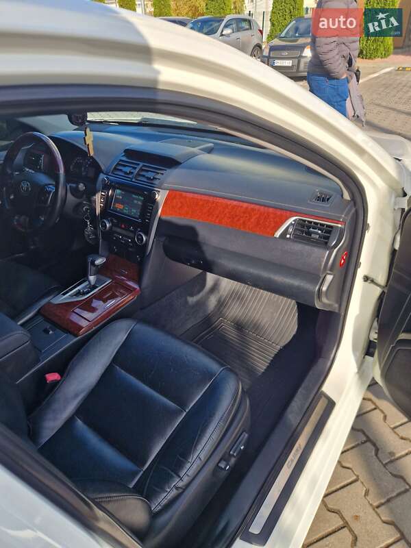 Седан Toyota Camry 2011 в Житомире