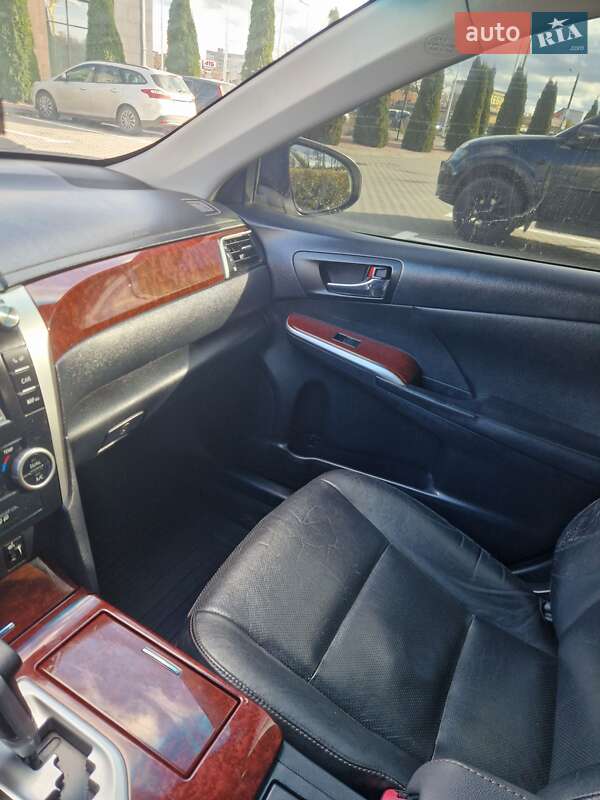 Седан Toyota Camry 2011 в Житомире