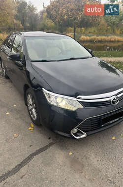 Седан Toyota Camry 2016 в Дніпрі