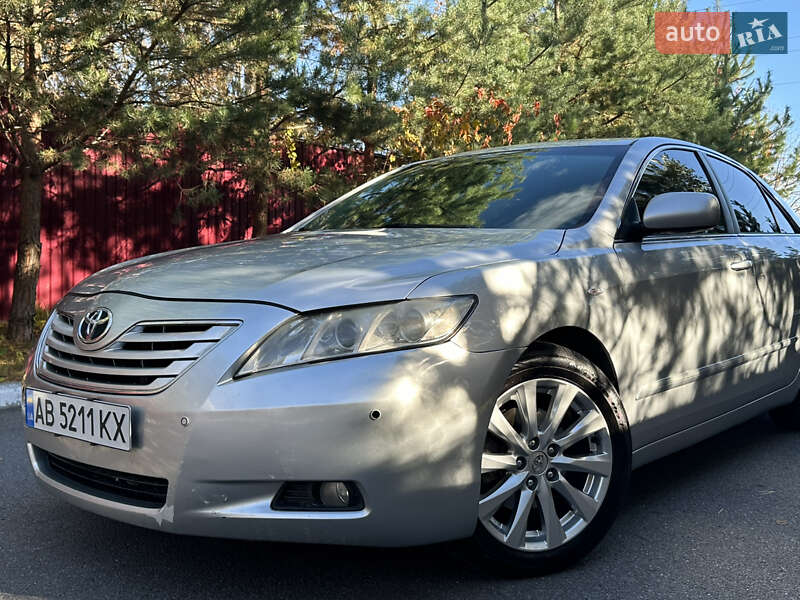 Седан Toyota Camry 2008 в Виннице