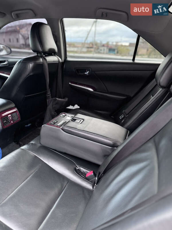 Седан Toyota Camry 2011 в Новой Одессе