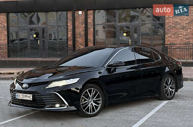 Седан Toyota Camry 2021 в Виннице Седан Toyota Camry 2021 в Виннице