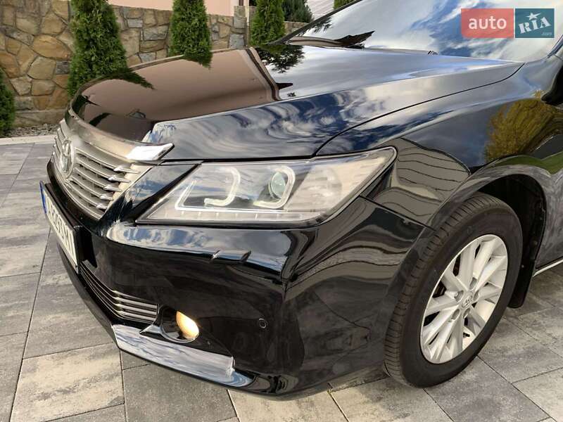 Седан Toyota Camry 2013 в Івано-Франківську