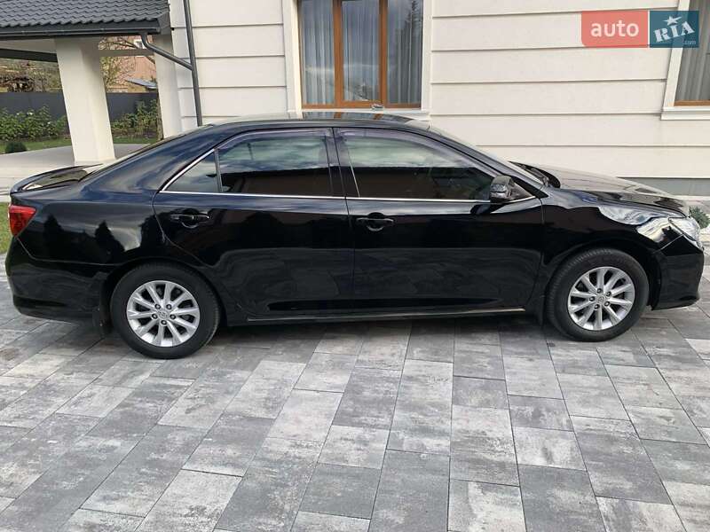 Седан Toyota Camry 2013 в Івано-Франківську