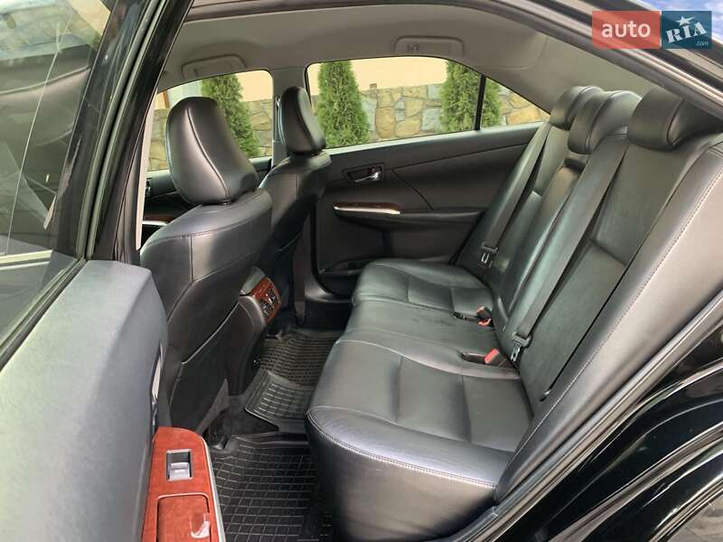 Седан Toyota Camry 2013 в Івано-Франківську