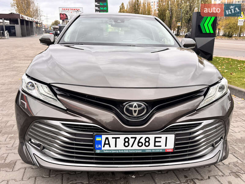 Седан Toyota Camry 2018 в Киеве фото 26 Седан Toyota Camry 2018 в Киеве