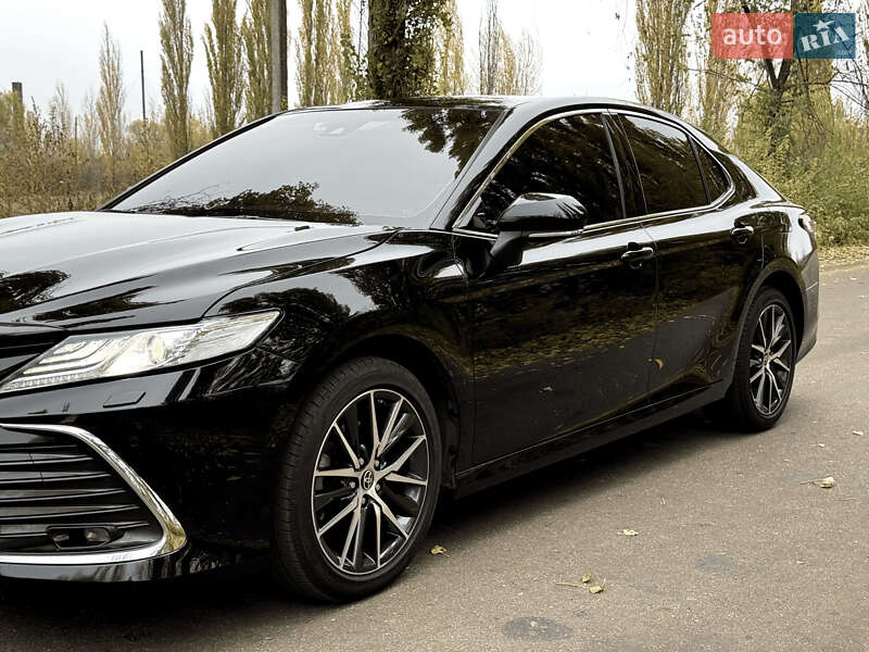 Седан Toyota Camry 2023 в Киеве фото 2 Седан Toyota Camry 2023 в Киеве