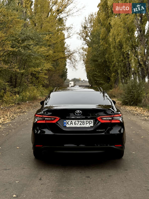 Седан Toyota Camry 2023 в Киеве фото 12 Седан Toyota Camry 2023 в Киеве