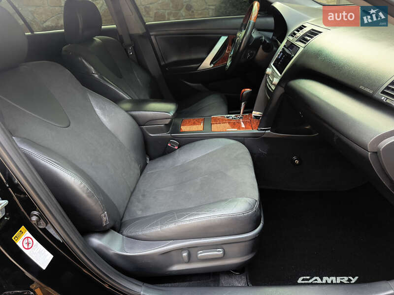 Седан Toyota Camry 2009 в Могилев-Подольске