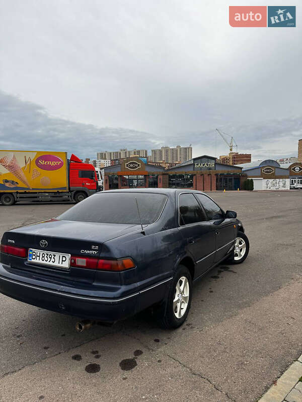 Седан Toyota Camry 1997 в Одессе