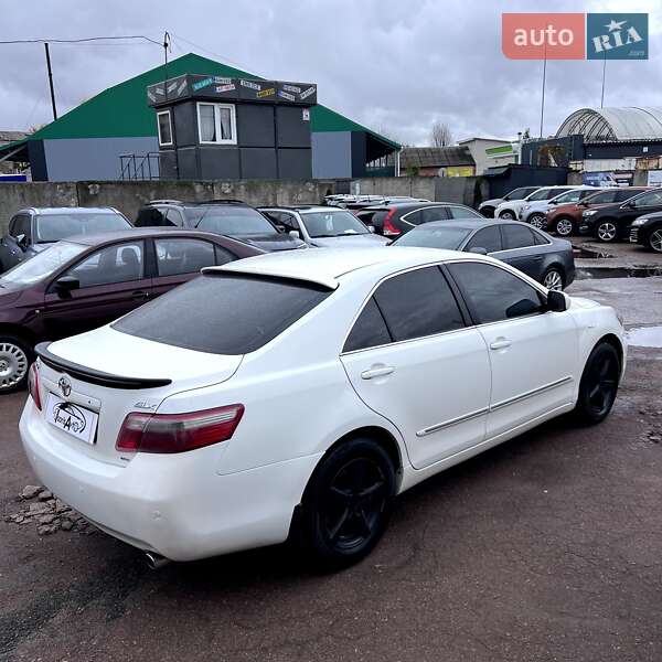 Седан Toyota Camry 2006 в Чернигове