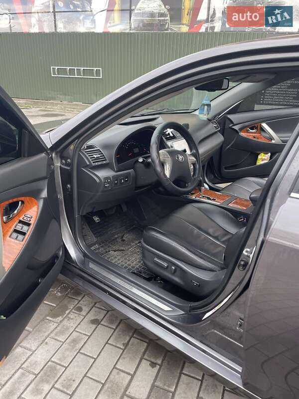 Седан Toyota Camry 2010 в Полонном фото 24 Седан Toyota Camry 2010 в Полонном