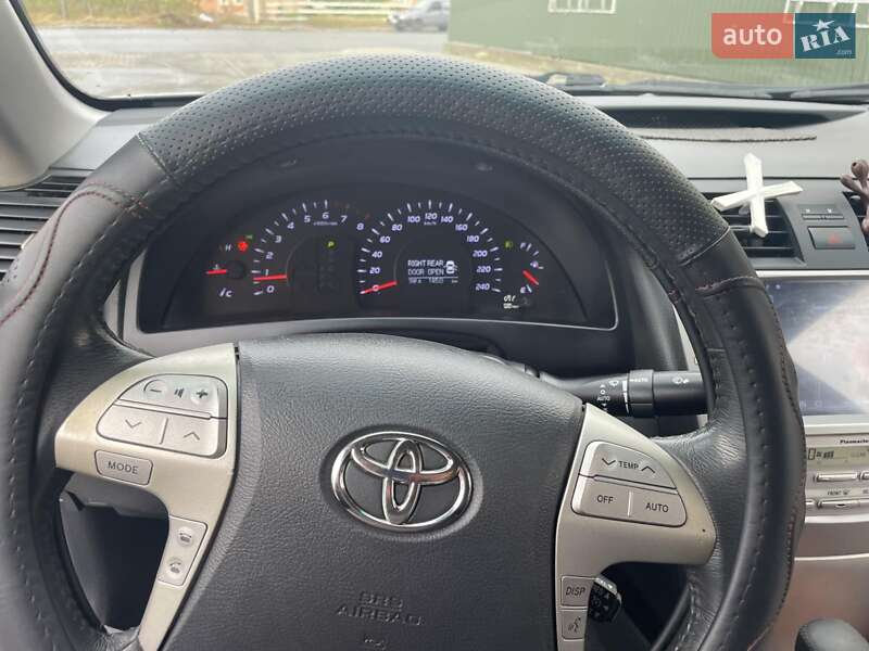 Седан Toyota Camry 2010 в Полонном фото 31 Седан Toyota Camry 2010 в Полонном