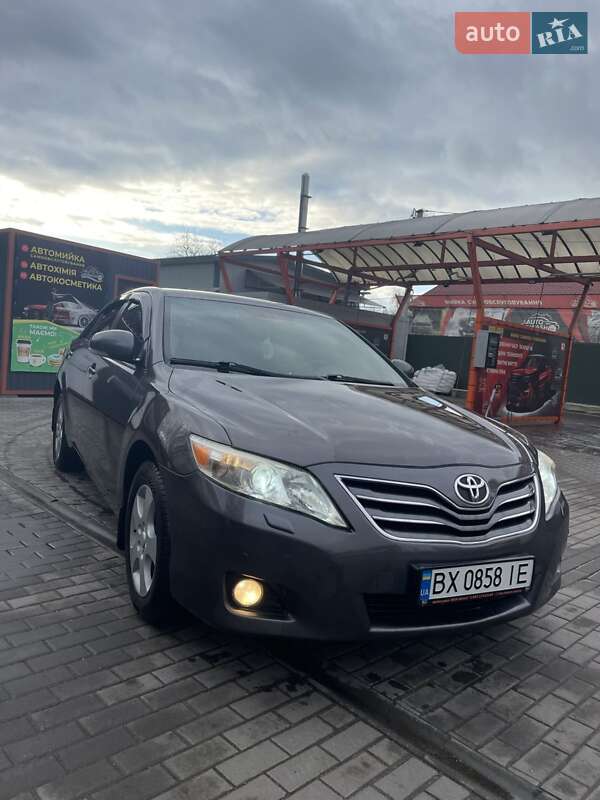 Седан Toyota Camry 2010 в Полонном фото 41 Седан Toyota Camry 2010 в Полонном