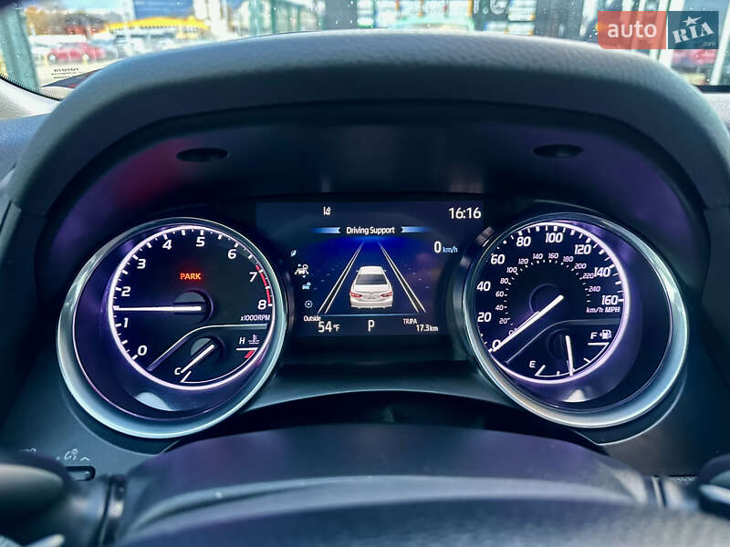 Седан Toyota Camry 2020 в Києві