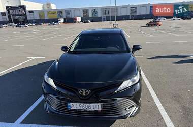 Седан Toyota Camry 2017 в Киеве
