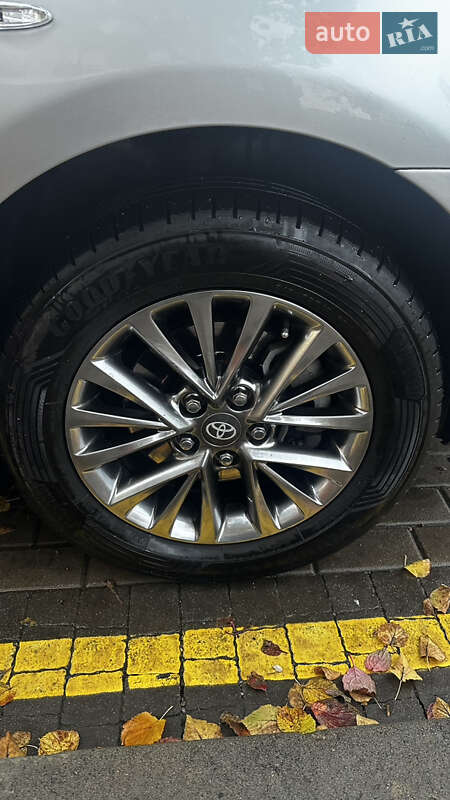 Седан Toyota Camry 2007 в Киеве