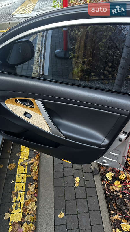 Седан Toyota Camry 2007 в Киеве