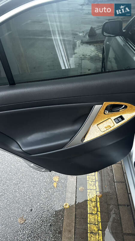 Седан Toyota Camry 2007 в Киеве